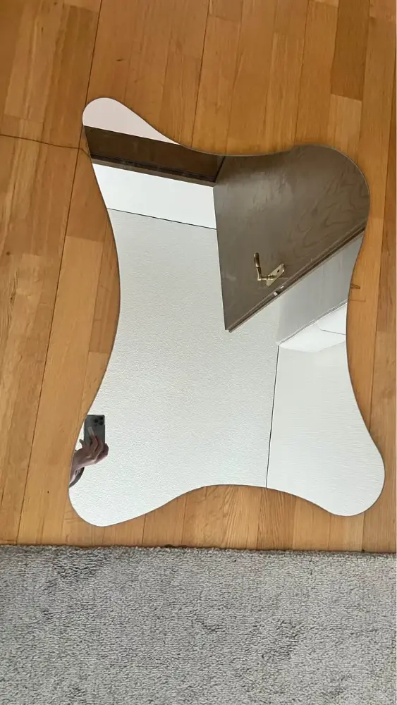 2 Spiegel zu verschenken