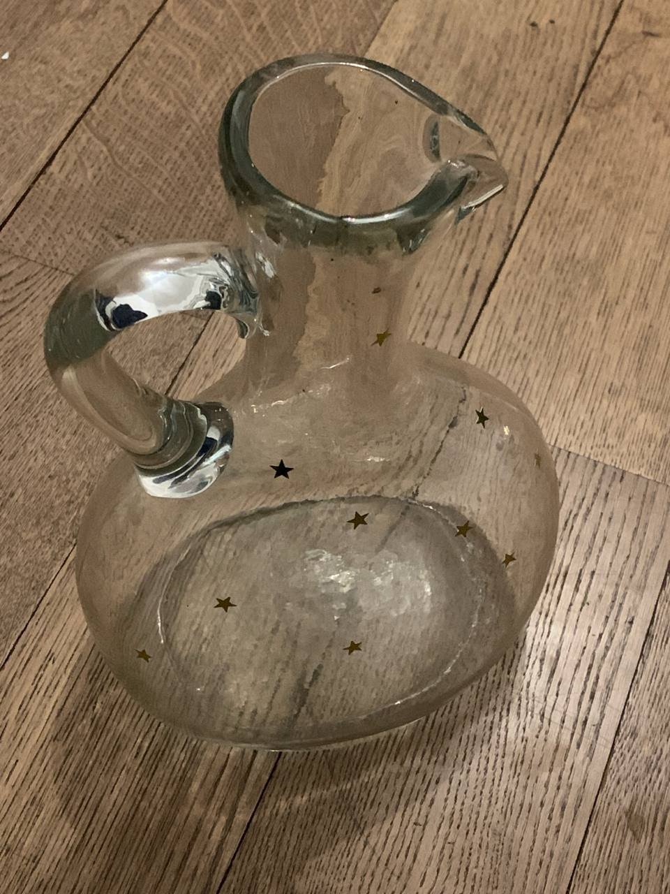 Kleine Dekorationsfigur oder Pflanze