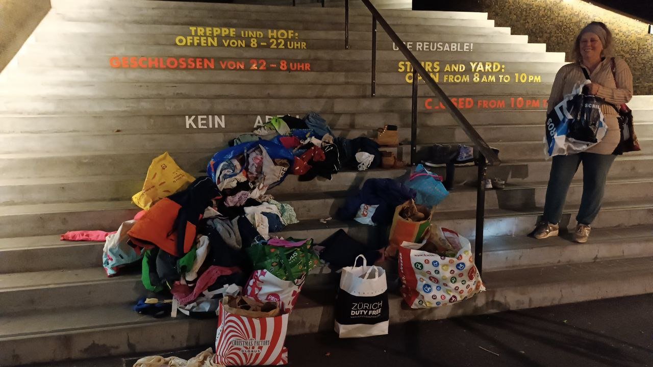 Kleiderpakete und Textilien