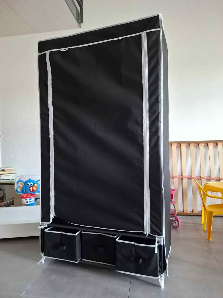 Armoire de rangement