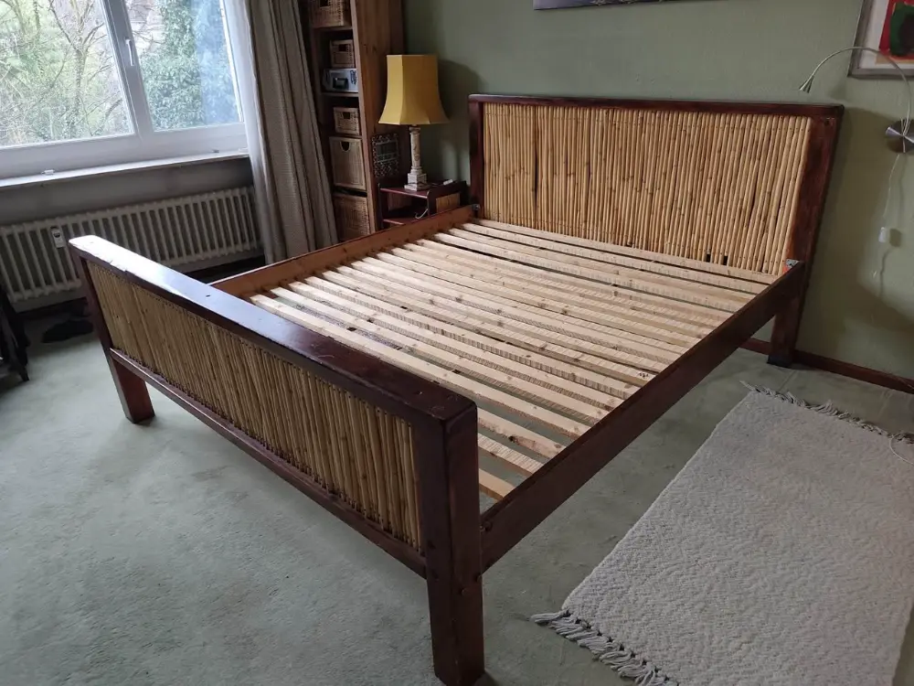 Doppelbett 180 x 200 mit 2 Nachtische