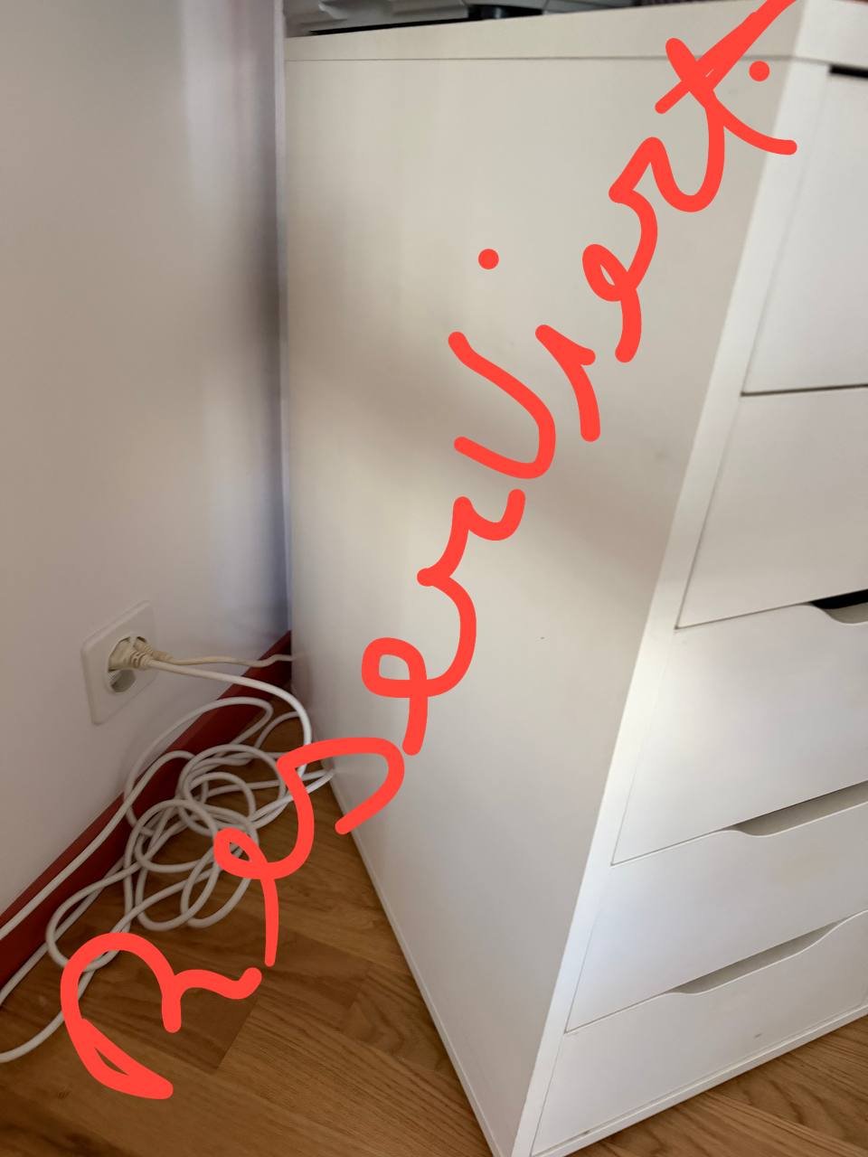 Weisse Schrank mit Schubladen