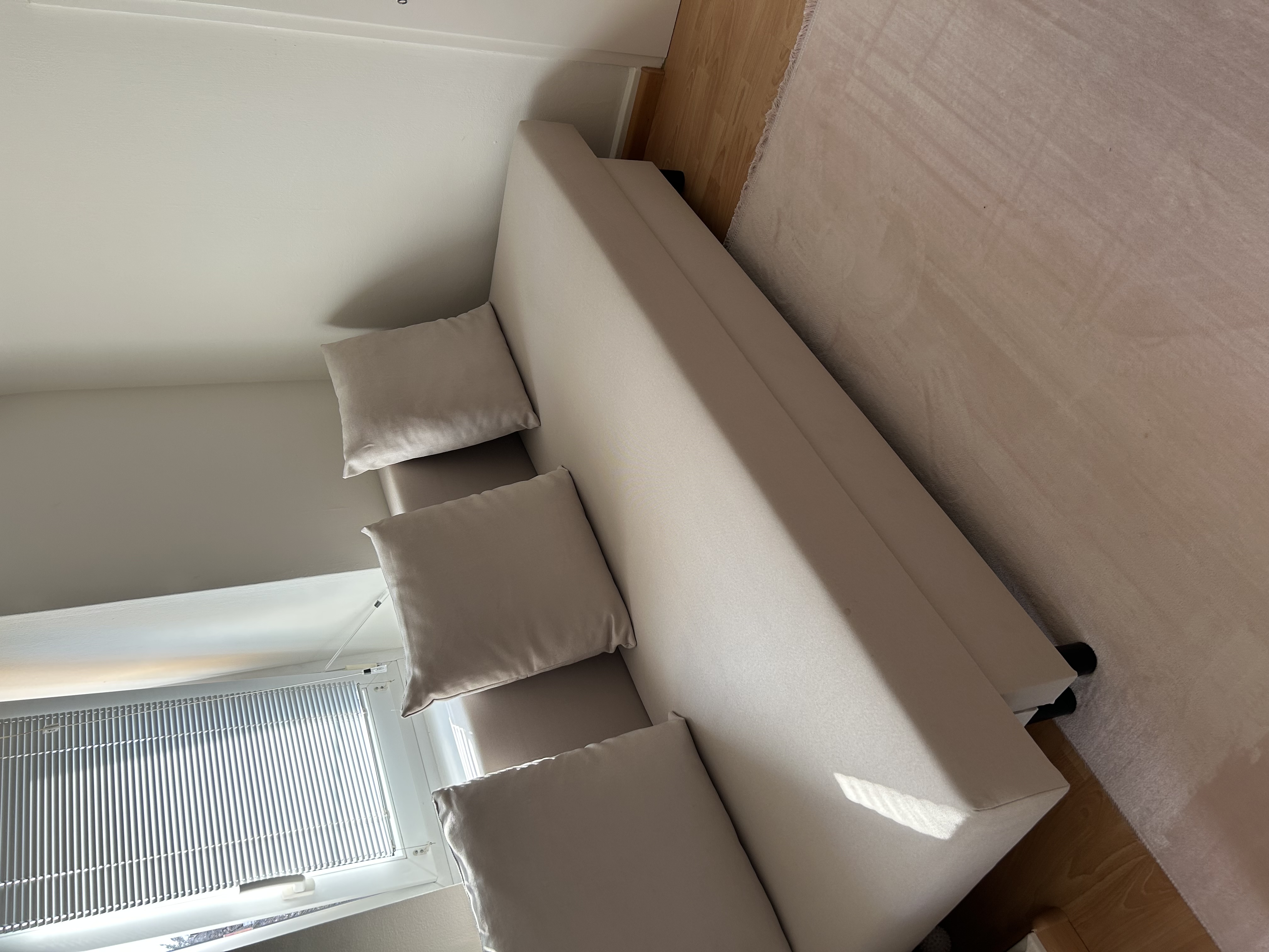 Sofa,Esstisch,2 kleine tische