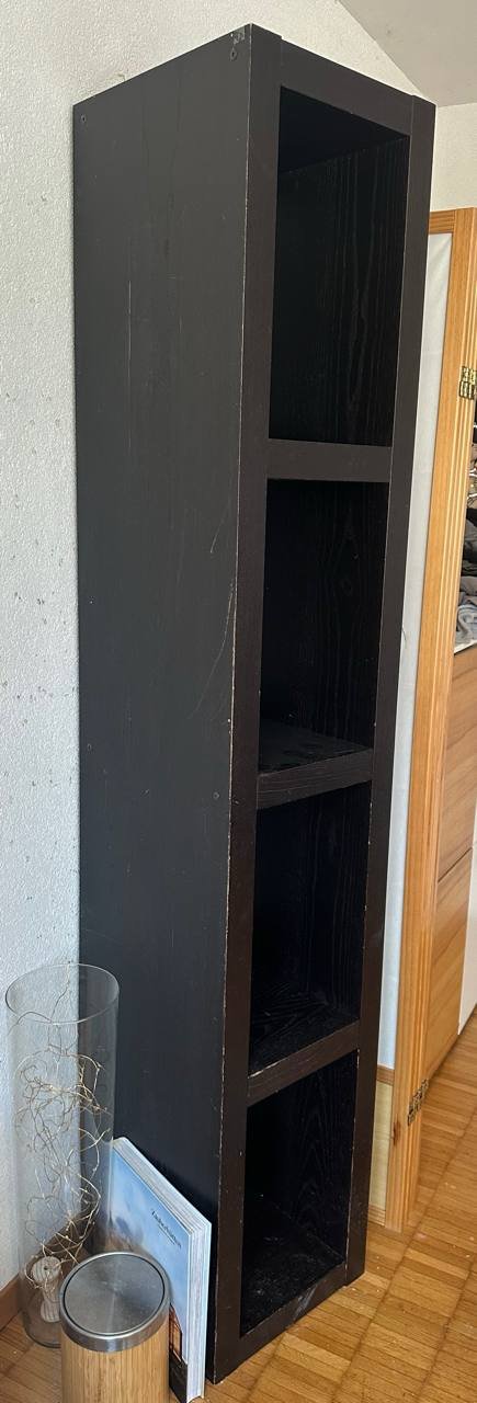 Schwarzes Regal/Ständer