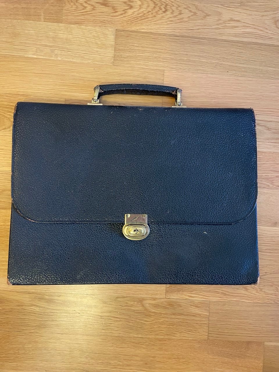 2 Aktentaschen aus Leder