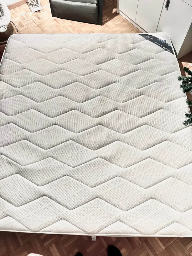 Matratze 1.80 / 2 M Grátis